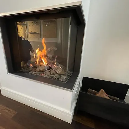 Italian Street With Terrace And Fireplace شقة *