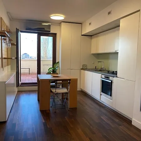 Apartment Italian Street With Terrace And Fireplace Bucharest
