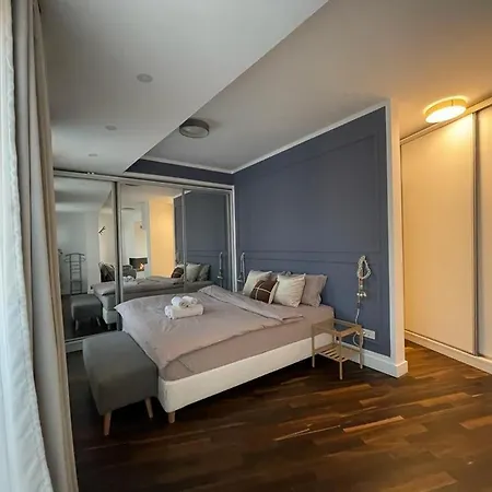 Apartment Italian Street With Terrace And Fireplace *