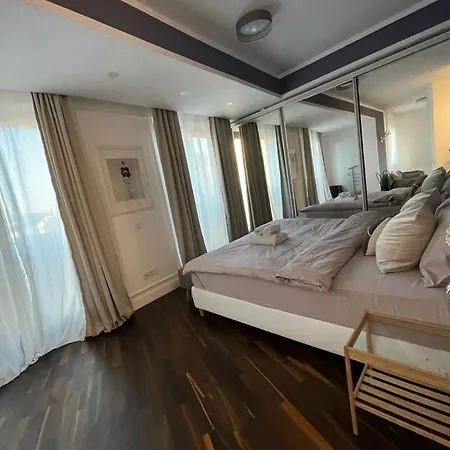아파트 Italian Street With Terrace And Fireplace *