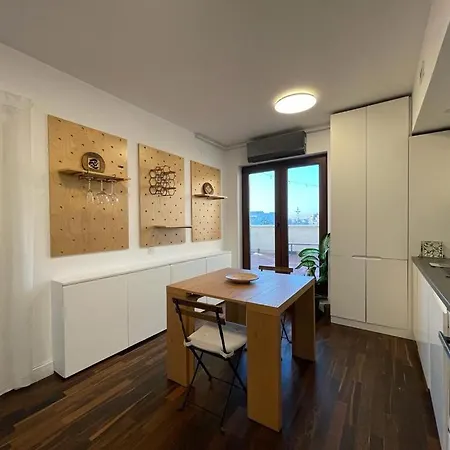 Italian Street With Terrace And Fireplace Apartment Bucharest