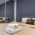 Apartment Italian Street With Terrace And Fireplace Bucharest